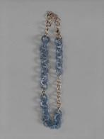 Ketting met blauwe en goudkleurige schakels., Handtassen en Accessoires, Kettingen, Ophalen of Verzenden, Zo goed als nieuw, Blauw