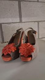Damesschoenen, Kleding | Dames, Schoenen, Beige, Nieuw, Ophalen of Verzenden, Schoenen met hoge hakken