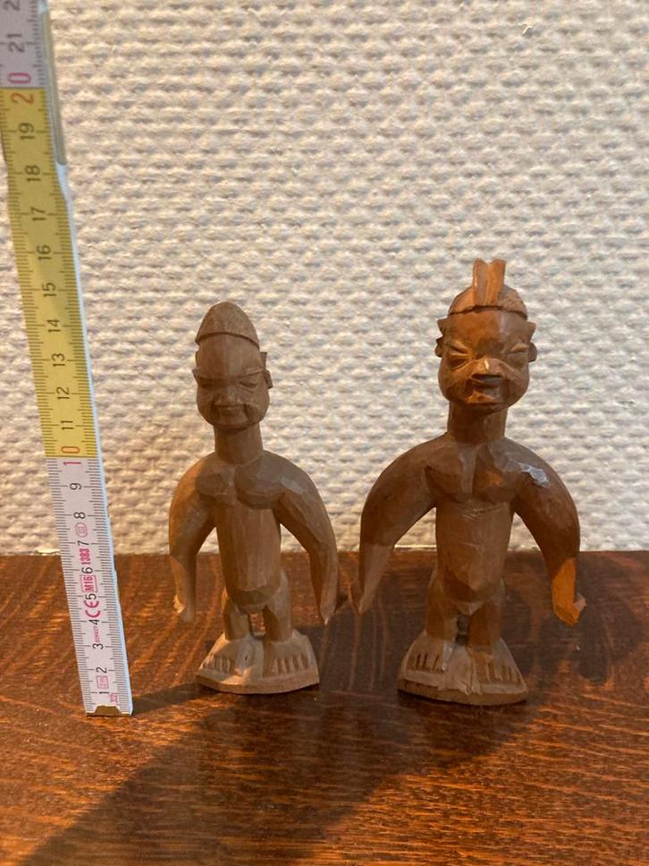 Vintage handgesneden afrikaanse beeldjes man en vrouw, Antiek en Kunst, Kunst | Beelden en Houtsnijwerken, Ophalen