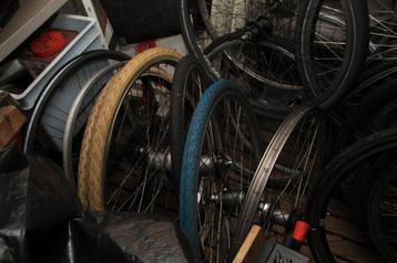 nog enkele wielen 26 en 28 inch mb en gewoon  beschikbaar voor biedingen
