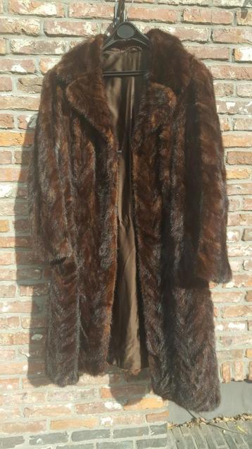 Manteau en vison vintage +/- taille 44 en parfait état. 