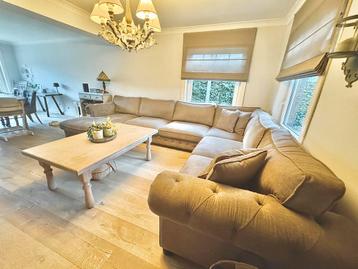 Landelijke u-salon beschikbaar voor biedingen