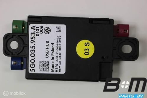 USB hub met spanningsomvormer VW Golf Sportsvan, Auto diversen, Autoradio's, Gebruikt