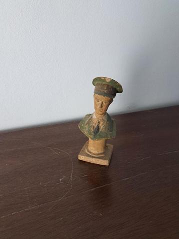 figurine de buste en bois