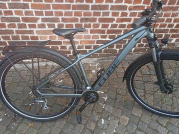 Cube Aim Race Allroad 29, flash grijs en zwart

 beschikbaar voor biedingen