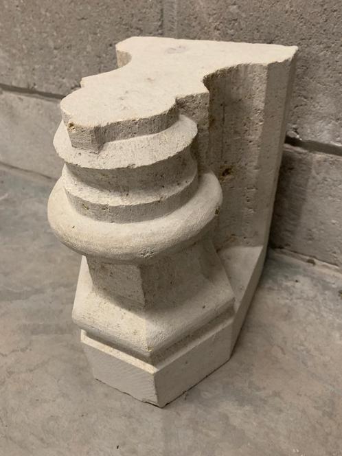 Neogotisch architectonisch object in savonnière natuursteen., Antiek en Kunst, Curiosa en Brocante, Ophalen of Verzenden