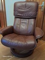 Stressless fauteuil en bijpassende voetenbank, Huis en Inrichting, Ophalen, Minder dan 75 cm, Leer, 50 tot 75 cm