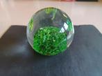 mooie groene presse papier perfekte staat, Antiquités & Art, Antiquités | Verre & Cristal, Enlèvement ou Envoi