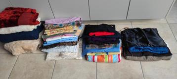 Retro/vintage kwaliteits- en exclusieve stoffen,2 volle doze beschikbaar voor biedingen