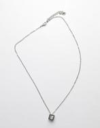Zilverkeurige ketting met kubus, Verzenden