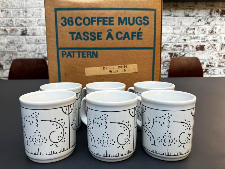 Boch Copenhague DistriBoch tasse à café mug 36 pièces, Antiek en Kunst, Antiek | Keramiek en Aardewerk, Ophalen