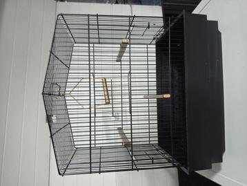 Nieuwe zwarte vogelkooi met toebehoren.. bieden beschikbaar voor biedingen