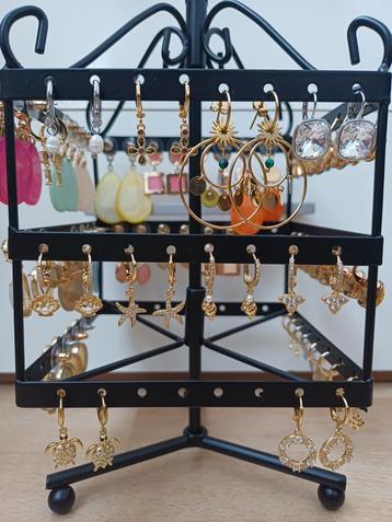 Nieuwe oorbellen beschikbaar voor biedingen