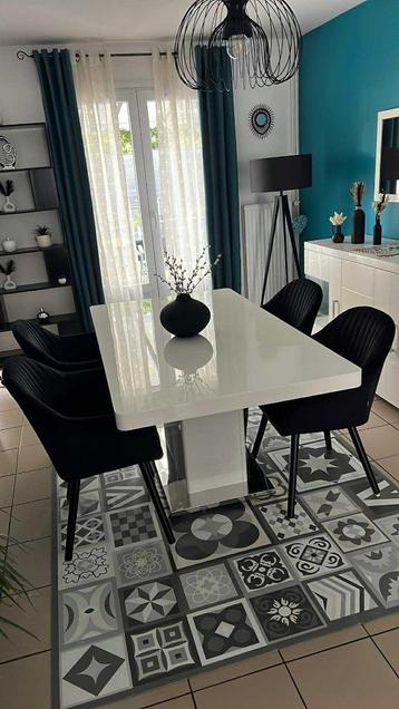 chaise salle a manger beschikbaar voor biedingen