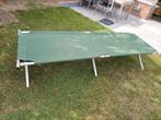 veldbed in groene kleur, Ophalen, Gebruikt, Campingmeubel-accessoire