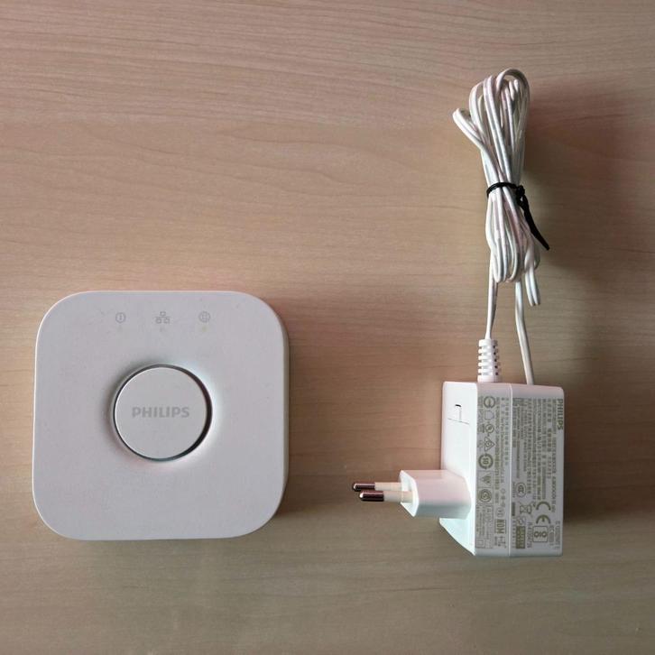 Hue Bridge 2.1, Huis en Inrichting, Lampen | Spots, Zo goed als nieuw, Kunststof, Ophalen of Verzenden