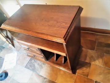 TV-meubel 82x70x33 cm , 25 euro. beschikbaar voor biedingen