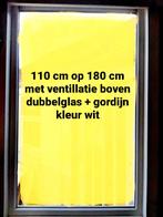PVC raam wit (glas en gordijn inbegrepen) €100, Ophalen, Gevelraam of Ruit, Gebruikt, 80 tot 120 cm