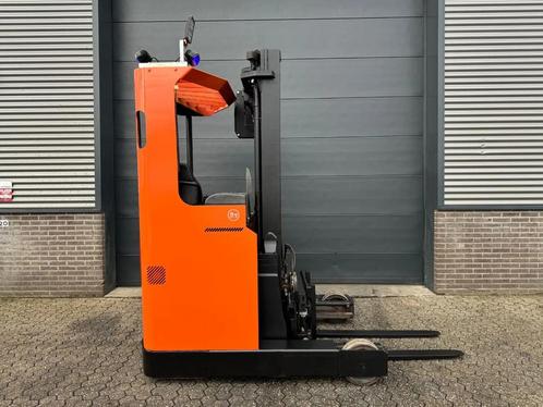 BT RR b1 1,6 ton elektrische reachtruck (bj 2006), Zakelijke goederen, Machines en Bouw | Heftrucks en Intern transport, Reachtruck