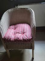 Wit rietenzetel met kussen, Huis en Inrichting, Zetels | Zetels, Ophalen, Zo goed als nieuw