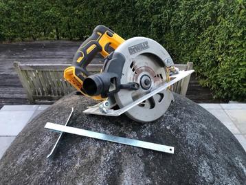 Dewalt cirkelzaag DCS570NT beschikbaar voor biedingen