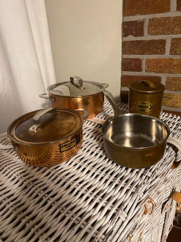 Koperen kookpotten beschikbaar voor biedingen