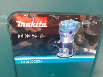 Makita bovenfrees  beschikbaar voor biedingen