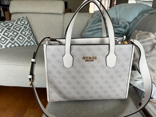 Handtas van Guess, Handtassen en Accessoires, Tassen | Damestassen, Zo goed als nieuw, Handtas, Wit, Verzenden