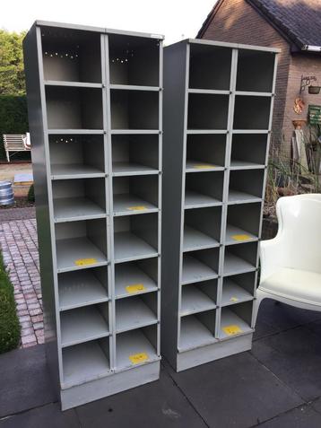16 - vakskasten / vakkenkasten / materiaalkasten beschikbaar voor biedingen