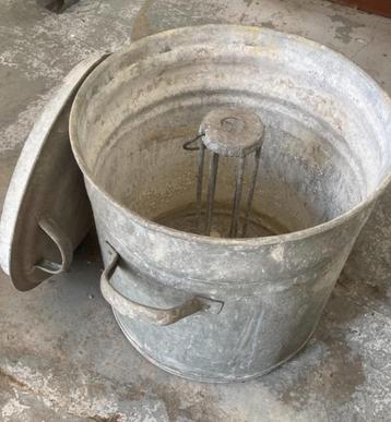 Vintage zinken kookketel met deksel beschikbaar voor biedingen