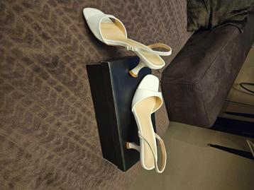 dames sandalen mat 37.5  ,38  nieuw in doos  beschikbaar voor biedingen