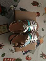 Sandalen maat 33, Ophalen