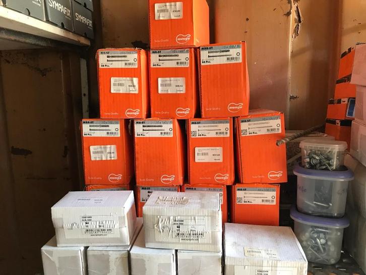 Slagpluggen, keilbouten, betonvijzen, enz…, Doe-het-zelf en Bouw, IJzerwaren en Bevestigingsmiddelen, Nieuw, Ophalen