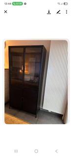 Zwarte metalen kast, Huis en Inrichting, Kasten | Vitrinekasten, Ophalen, Met deur(en), 50 tot 100 cm, Metaal