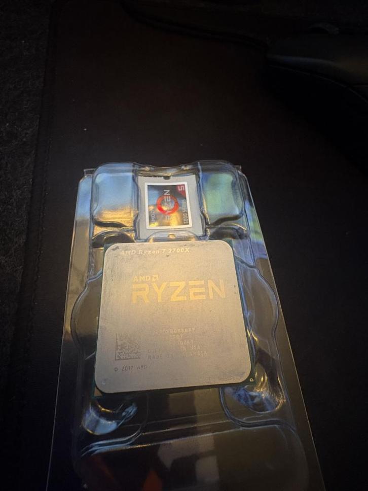 Ryzen 7 - 2700X (AMD), Computers en Software, Processors, Zo goed als nieuw, 8-core, 3 tot 4 Ghz, Ophalen