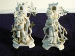 Twee antieke biscuitbeeldjes als solifleur, Ophalen of Verzenden, Zo goed als nieuw, Mens