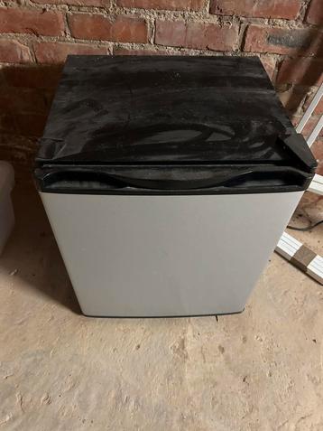 Minikoelkast beschikbaar voor biedingen