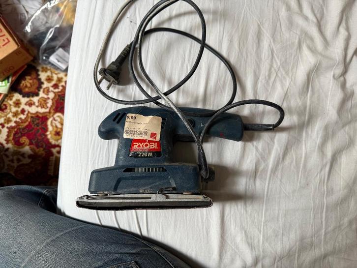 Ponceuse vibrante Ryobi, Bricolage & Construction, Outillage | Ponceuses, Utilisé, Ponceuse à bande, Moins de 600 watts, Enlèvement ou Envoi