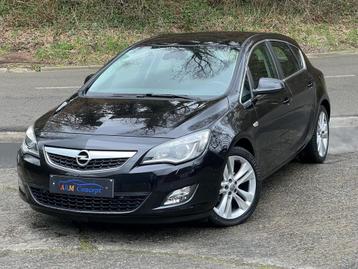 Opel Astra 1.6 Essence Cosmo AUTOMATIQUE gara...., Euro 5, Achat, Entreprise, Noir