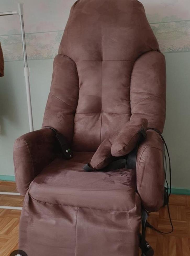 Zeer comfortabele medische relaxfauteuil (levering mogelijk), Huis en Inrichting, Fauteuils, Zo goed als nieuw, Ophalen of Verzenden