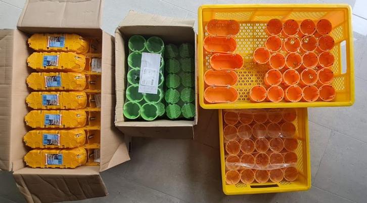 Partij inbouwdozen voor holle wanden, Doe-het-zelf en Bouw, Elektriciteit en Kabels, Nieuw, Overige typen, Ophalen of Verzenden