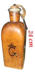 bouteille de carafe vintage enveloppée de cuir avec runes, Enlèvement ou Envoi