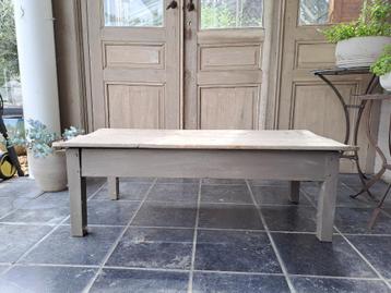 Antieke salontafeltje hout beschikbaar voor biedingen
