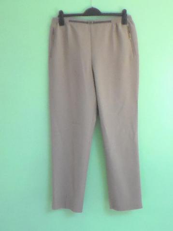 Pantalon dame  beschikbaar voor biedingen