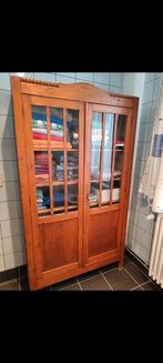 oude klooster, klaslokaalkasten. H 2m  B 1.10 m., Huis en Inrichting, Kasten | Vitrinekasten, Ophalen, Gebruikt