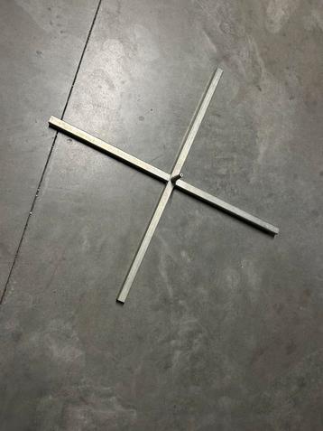 IJzeren kerstboomstaander voor buiten / binnen  beschikbaar voor biedingen