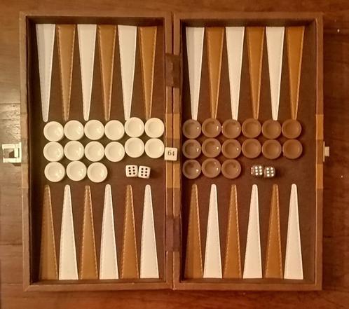 Backgammon als koffer uitgevoerd, kunstlederen koffer, en ge, Hobby en Vrije tijd, Gezelschapsspellen | Bordspellen, Zo goed als nieuw
