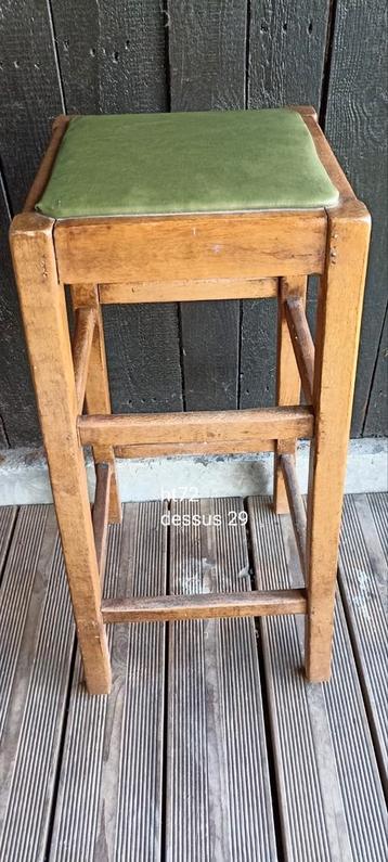 Ancien tabouret bois, Enlèvement