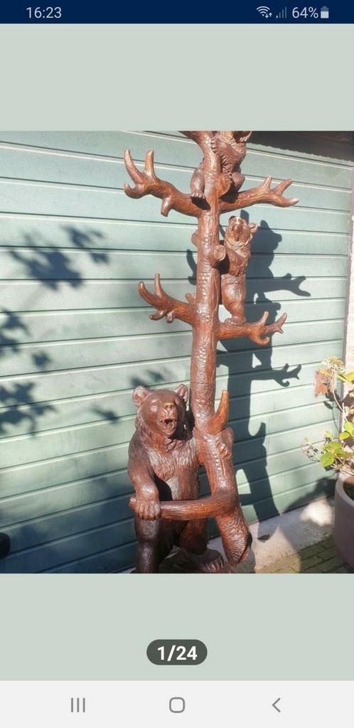 Gezocht aparte stukken black forest of zwarte woud snijwerk, Antiek en Kunst, Kunst | Beelden en Houtsnijwerken, Ophalen