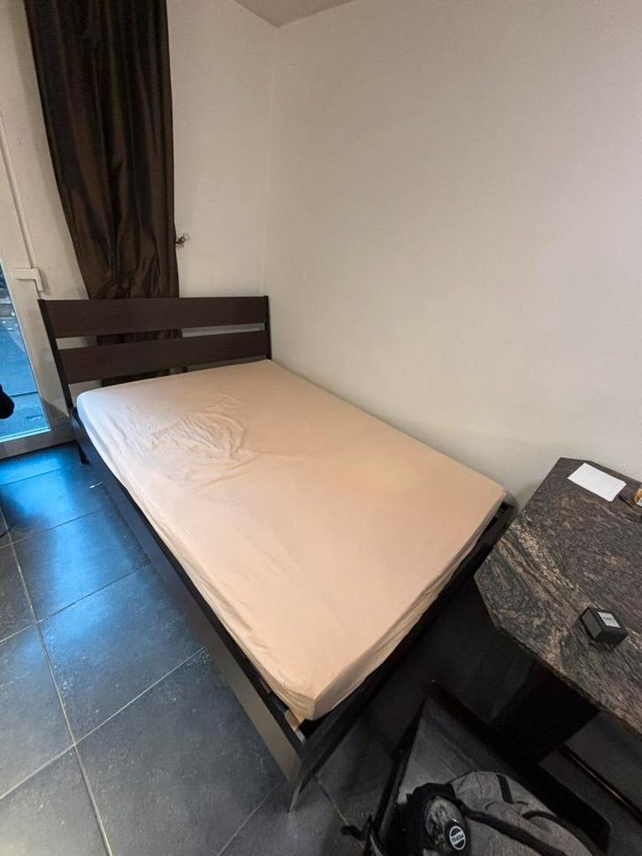 Bedframe + matras + lattenbodem, Huis en Inrichting, Slaapkamer | Bedden, Gebruikt, Tweepersoons, 140 cm, 200 cm, Overige materialen